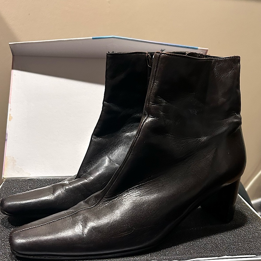 Robert Clergerie Vintage Leather Ankle Brown Boots 6.5 - Picture 2 of 16